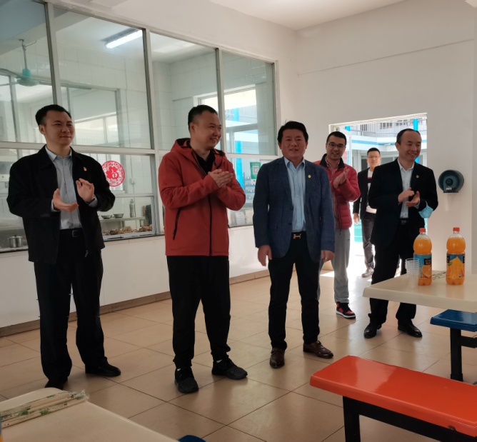 廣州市黃埔區(qū)區(qū)委常委、政法委書(shū)記雷虎一行走訪鹿山集團(tuán)